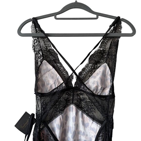 Frederick's of Hollywood Nightgown Thong Set SMALL Rosalina Rose Leopard Slit - Picture 12 of 16